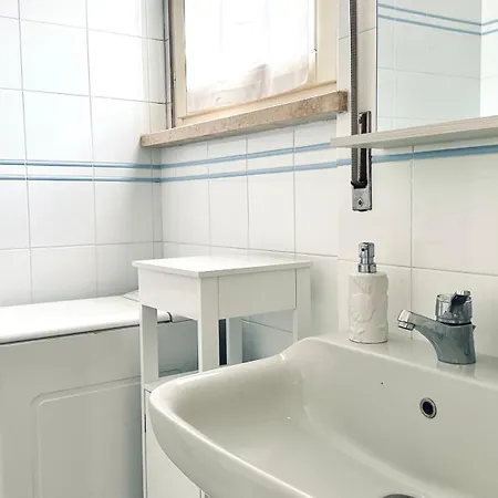 N289 - Numana, Bilocale Con Giardino * نومانا
